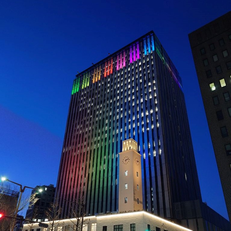 【7月11日】川崎市役所本庁舎をフェア色にライトアップします！