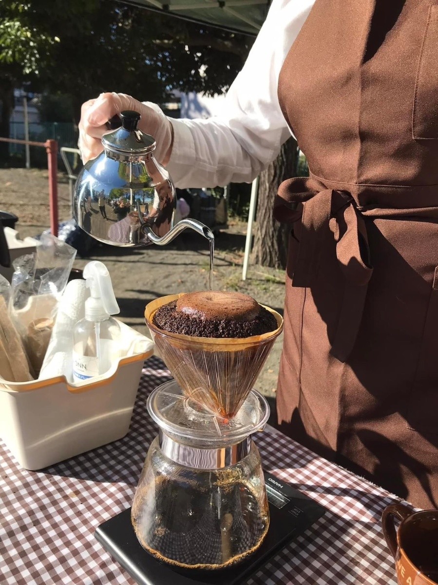 【生田緑地会場（ばら苑）：11/13（水）】坂の上のカフェしらはた